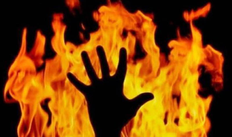 ಮೈಸೂರು: ಯುವಕನ ಕಿರುಕುಳಕ್ಕೆ ಬೇಸತ್ತು ಬೆಂಕಿ ಹಚ್ಚಿ ಆತ್ಮಹತ್ಯೆಗೆ ಯತ್ನಿಸಿದ್ದ ಬಾಲಕಿ ಮೃತ್ಯು